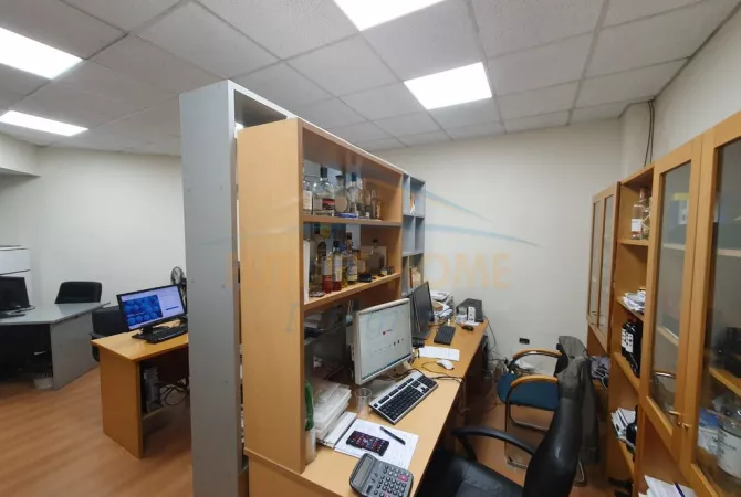 Ambient biznesi ne shitje 3+1 ne Tirane - 185,000 Euro