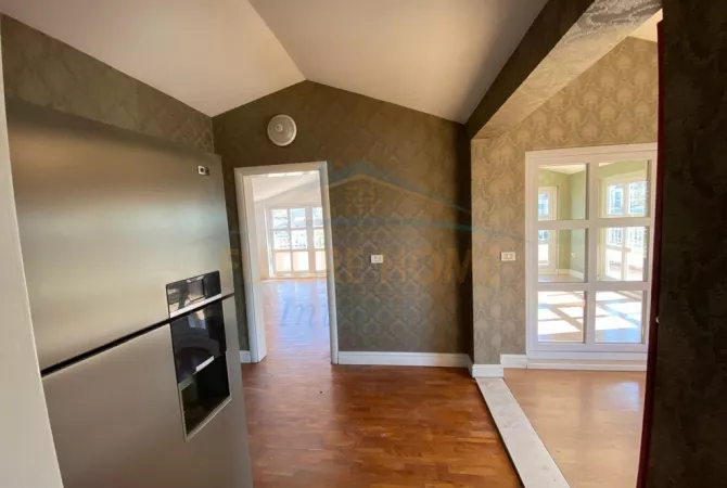 Luxury villas for rent in Tirana 7+1, Emty