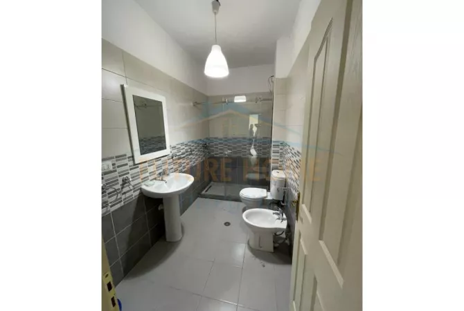 Shtepi me qera 2+1 ne Tirane - 450 Euro