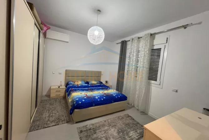 Shtepi ne shitje Vila Luksoze ne Durres, 3+1, Mobilimi E mobiluar, Pagesa 257,000  Euro.