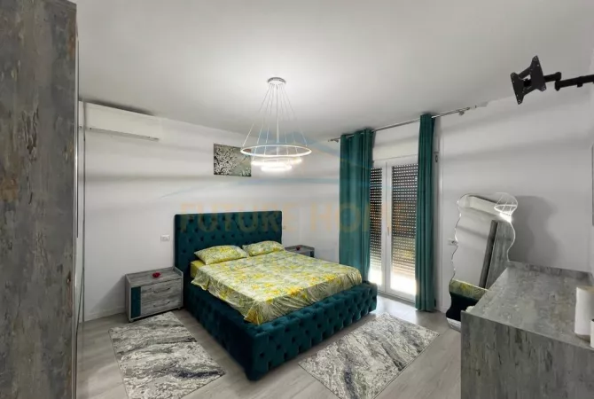 Shtepi ne shitje Vila Luksoze ne Durres, 3+1, Mobilimi E mobiluar, Pagesa 257,000  Euro.