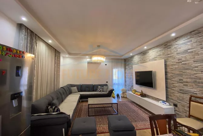 Shtepi me qera 2+1 ne Tirane - 650 Euro