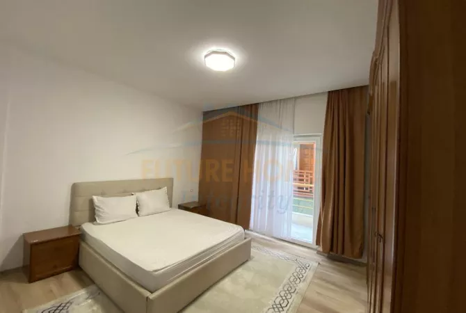 Shtepi me qera Apartament ne Tirane, 3+1, Mobilimi E mobiluar, Pagesa 700  Euro.