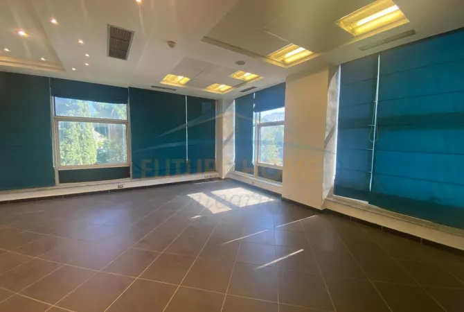 Ambient biznesi me qera 1+1 ne Tirane - 3,500 Euro