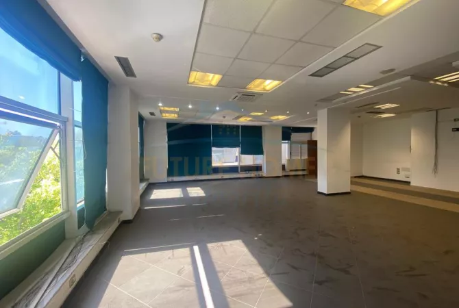 Ambient biznesi me qera 1+1 ne Tirane - 3,500 Euro
