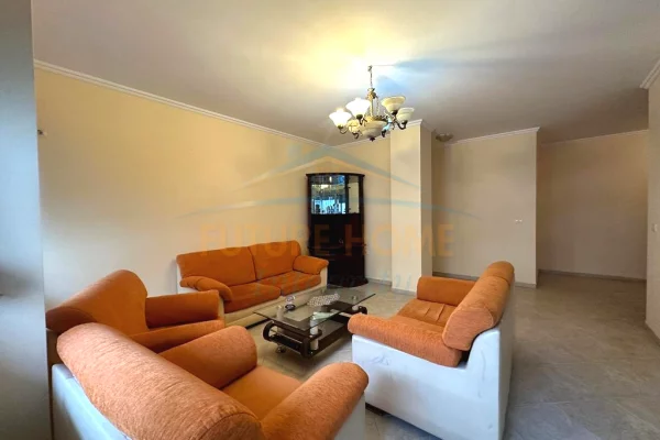 Shtepi me qera Apartament ne Tirane, 3+1, Mobilimi Pjeserisht e mobiluar, Pagesa 1,200  Euro.