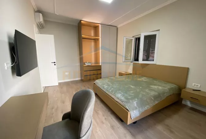 Shtepi me qera Apartament ne Tirane, 2+1, Mobilimi E mobiluar, Pagesa 1,000  Euro.