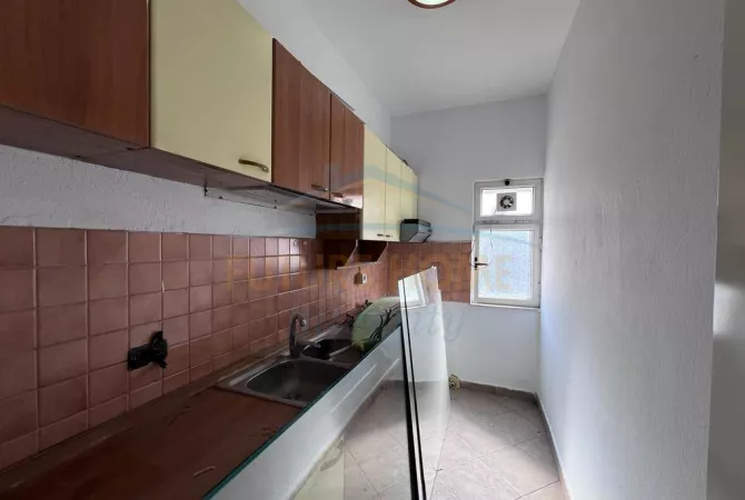 Shtepi me qera 2+1 ne Tirane - 700 Euro