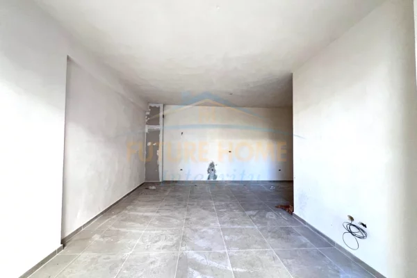 Appartamento in vendita a Durazzo 2+1, Vuoto