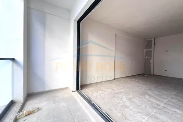 Appartamento in vendita a Durazzo 2+1, Vuoto