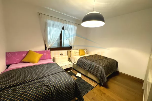 Shtepi me qera Apartament ne Tirane, 2+1, Mobilimi E mobiluar, Pagesa 2,000  Euro.