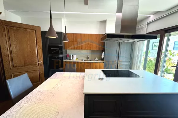 Shtepi me qera Apartament ne Tirane, 2+1, Mobilimi E mobiluar, Pagesa 2,000  Euro.