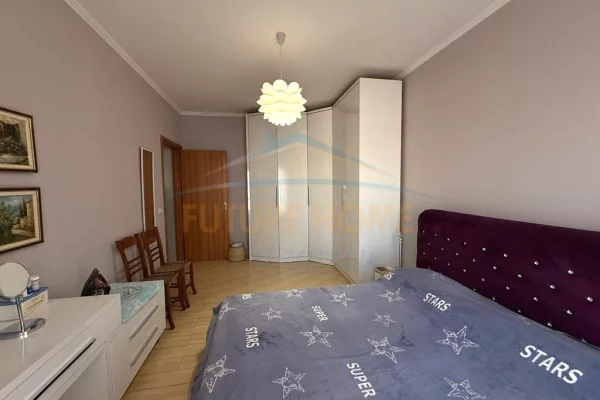Shtepi ne shitje Apartament ne Tirane, 2+1, Mobilimi E mobiluar, Pagesa 219,000  Euro.