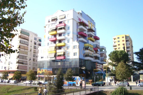 Ambient biznesi ne shitje 1+1 ne Tirane - 550,000 Euro