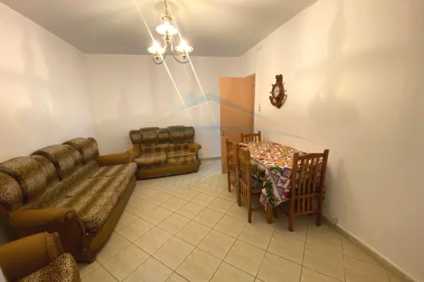 Shtepi me qera 1+1 ne Tirane - 400 Euro