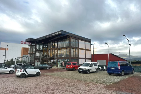 Business Property in Sale 3+1 in Elbasan - 1,700,000 Euro