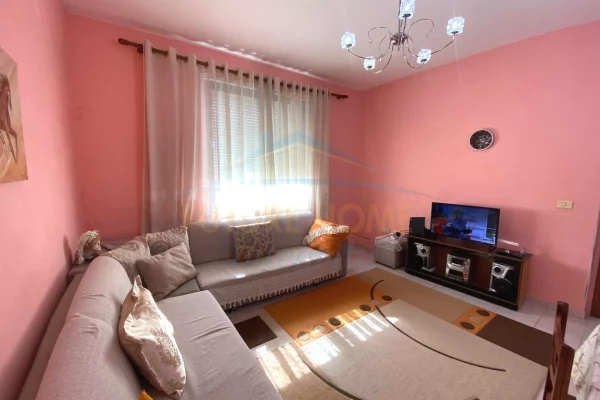 Shtepi me qera 2+1 ne Tirane - 600 Euro