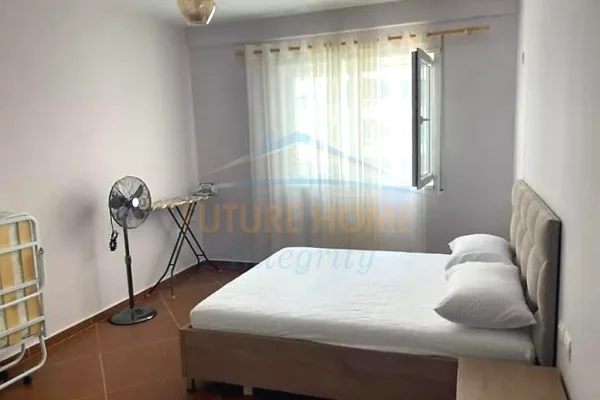 Shtepi me qera Apartament ne Vlore, 1+1, Mobilimi E mobiluar, Pagesa 400  Euro.