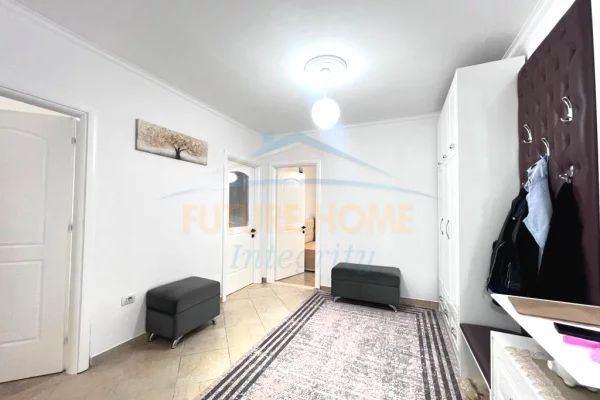 Appartamento in vendita a Tirana 2+1, SemiArredato