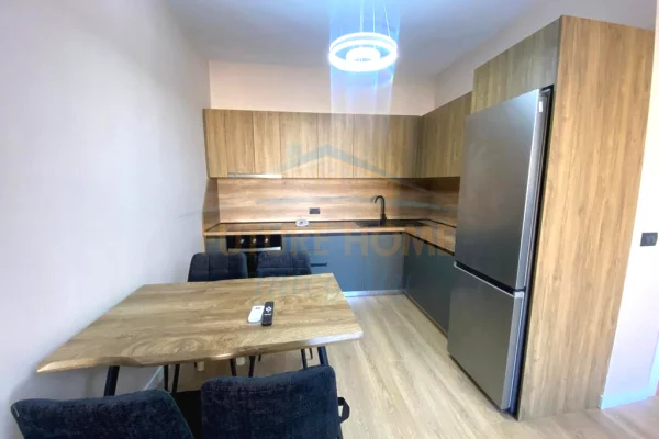 Shtepi me qera Apartament ne Tirane, 1+1, Mobilimi E mobiluar, Pagesa 620  Euro.