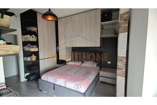 Shtepi ne shitje Apartament ne Tirane, 2+1, Mobilimi E mobiluar, Pagesa 175,000  Euro.