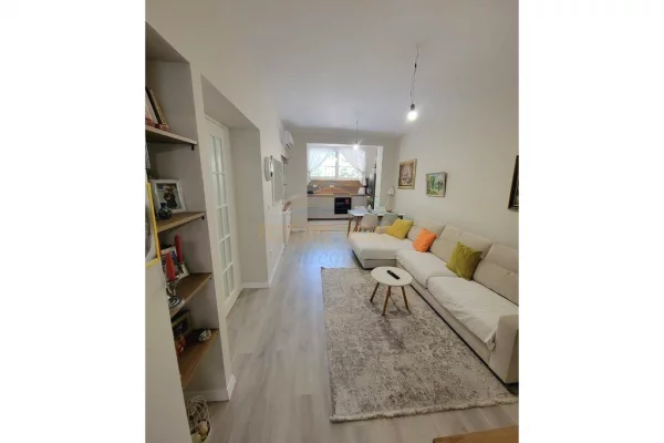 Shtepi ne shitje 1+1 ne Tirane - 180,000 Euro