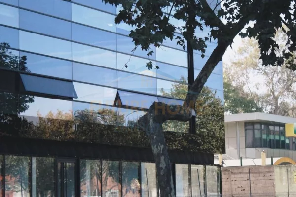 Ambient biznesi ne shitje 1+1 ne Tirane - 420,000 Euro