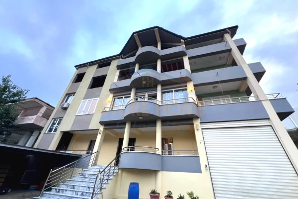 Shtepi me qera Shtepi Private ne Tirane, 5+1, Mobilimi E mobiluar, Pagesa 1,500  Euro.