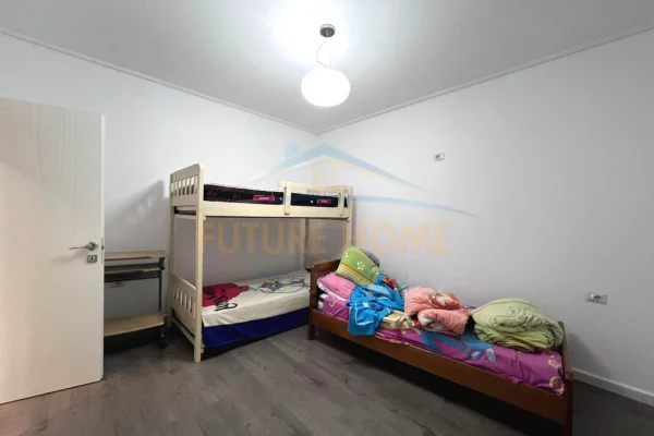 Shtepi me qera Shtepi Private ne Tirane, 5+1, Mobilimi E mobiluar, Pagesa 1,500  Euro.