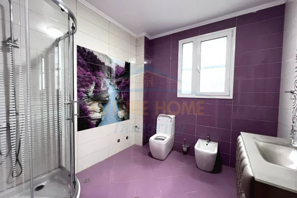 Shtepi me qera 5+1 ne Tirane - 1,800 Euro