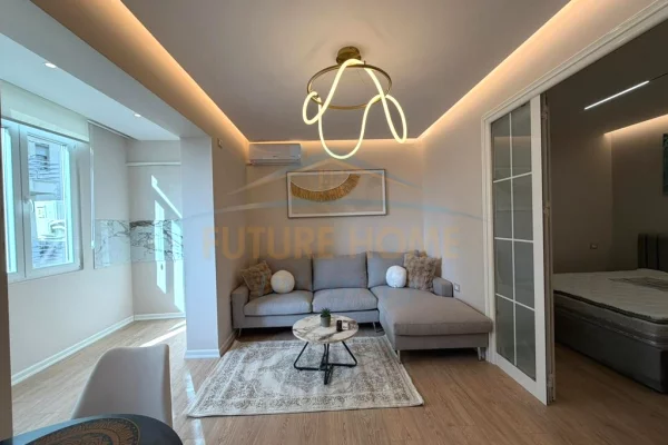 Shtepi ne shitje Apartament ne Tirane, 1+1, Mobilimi Bosh, pa mobiluar, Pagesa 235,000  Euro.