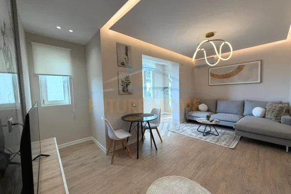 Shtepi ne shitje Apartament ne Tirane, 1+1, Mobilimi Bosh, pa mobiluar, Pagesa 235,000  Euro.