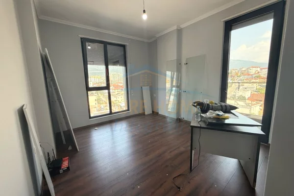 Shtepi me qera 3+1 ne Tirane - 70,000 Leke