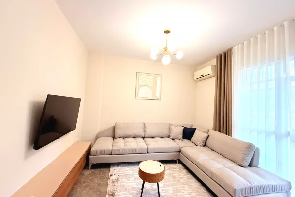 Shtepi ne shitje Apartament ne Tirane, 1+1, Mobilimi E mobiluar, Pagesa 108,000  Euro.
