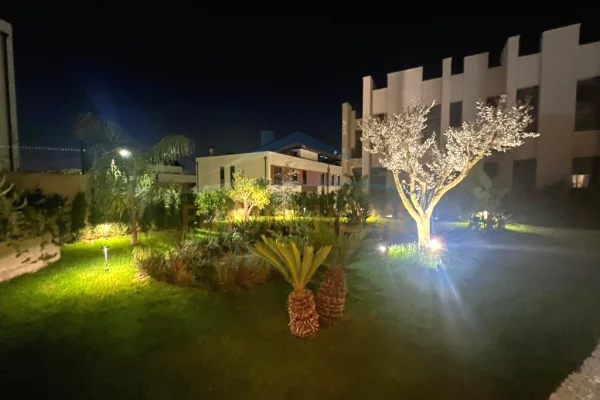 Shtepi me qera 2+1 ne Tirane - 2,700 Euro