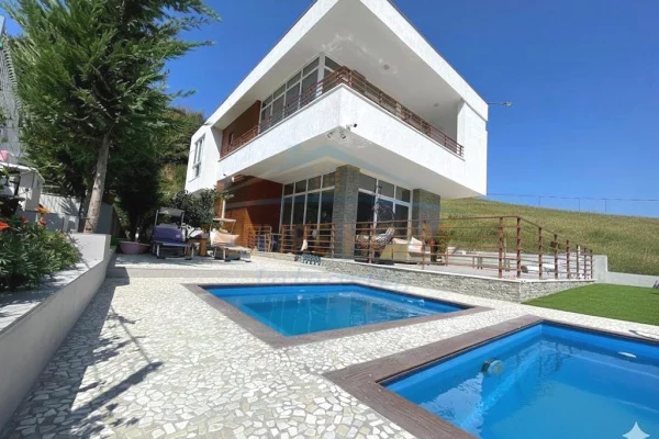 Shtepi me qera 3+1 ne Tirane - 2,000 Euro