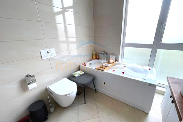 Shtepi me qera 3+1 ne Tirane - 2,000 Euro