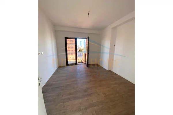 Shtepi me qera Apartament ne Tirane, 1+1, Mobilimi Bosh, pa mobiluar, Pagesa 1,000  Euro.