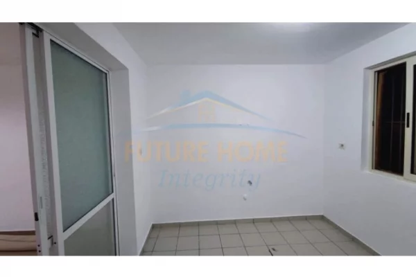 Ambient biznesi me qera 1+1 ne Tirane - 40,000 Leke