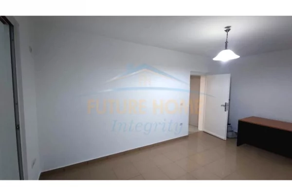 Qera, Ambient Biznesi, Stadiumi Dinamo, Tirane.