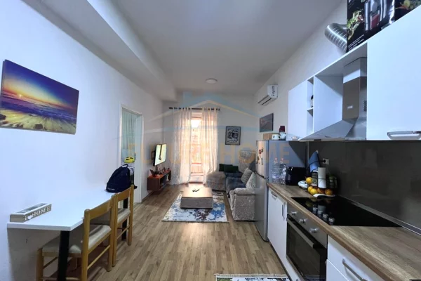 Qera, Apartament 1+1, Kompleksi Mangalem 21, 400 euro