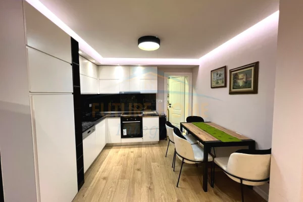 Shtepi me qera Apartament ne Tirane, 2+1, Mobilimi E mobiluar, Pagesa 550  Euro.