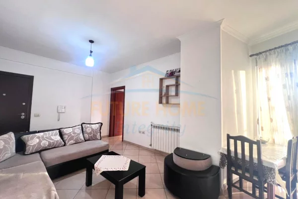 Qera, Apartament 1+1, Porcelan, i mobiluar 450 mije leke/muaj