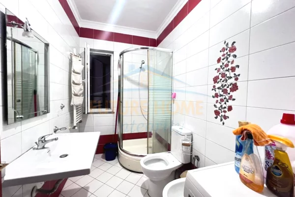 Shtepi me qera Apartament ne Tirane, 1+1, Mobilimi E mobiluar, Pagesa 50,000  Leke.