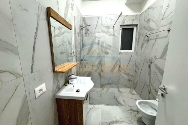 Shtepi me qera Apartament ne Tirane, 1+1, Mobilimi E mobiluar, Pagesa 650  Euro.