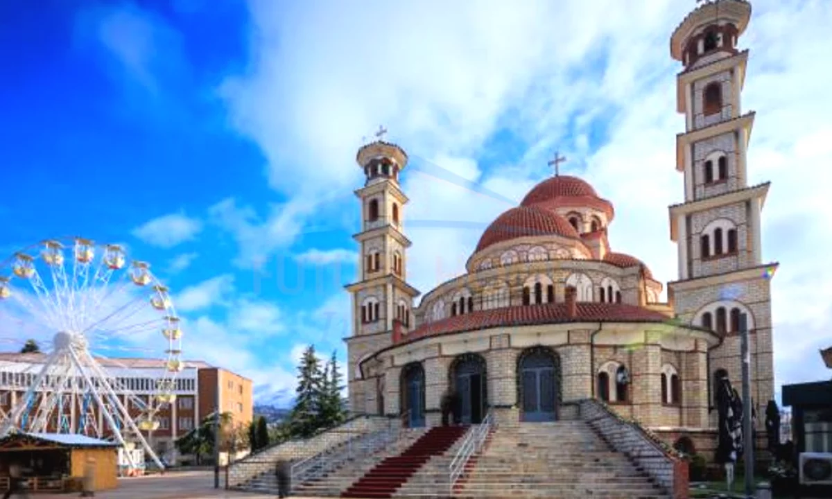 Shitet, Hotel 4-katesh, Qender, Korce.