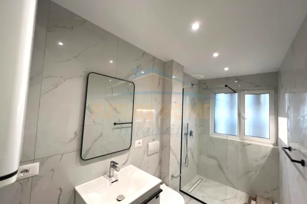 Business Property for Rent 3+1 in Tirana - 1,200 Euro