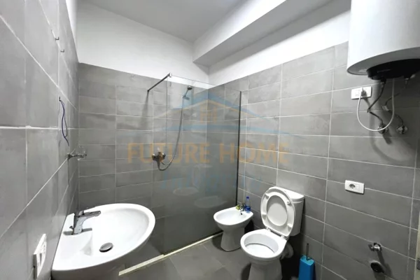 Shtepi ne shitje Apartament ne Tirane, 1+1, Mobilimi Bosh, pa mobiluar, Pagesa 110,000  Euro.