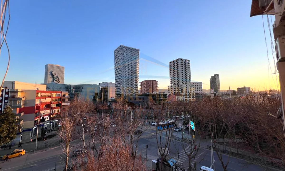 Appartamento in affitto a Tirana 3+1, Vuoto