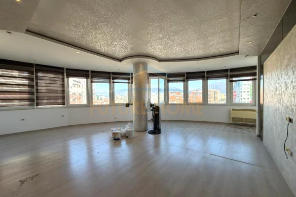 Appartamento in affitto a Tirana 3+1, Vuoto